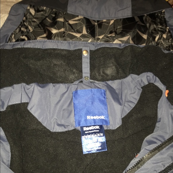 Men’s medium Reebok jacket - Picture 2 of 3